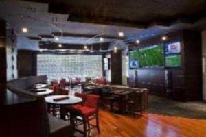 Draft Sports Lounge food