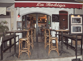 La Bodega food