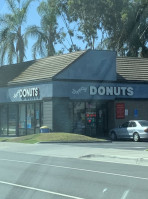 Dippity Donuts food