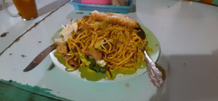 Warung Nasi Goreng Hop Vi food