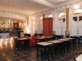 Cafe Vianna inside