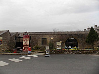 Country Kitchen Coffe Shop At Watershed Mill, Settle outside