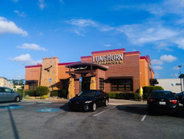 Longhorn Steakhouse Brunswick outside