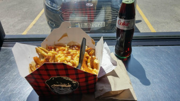 Smoke's Poutinerie food