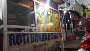 Roti Bakar Bandung outside