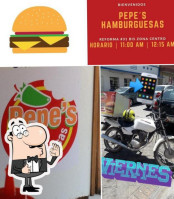 Pepes Hamburguesas outside