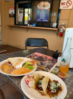 Los Compadres Taqueria food