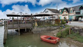 La Cabane Des Bons Vivants food