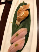 Oyogu Sushi food