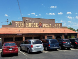 Fun House Pizza Pub outside