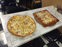 Capozzi's Pizza food