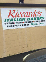 Riccardo's Bakery food