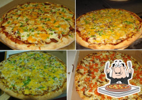 Daddy Green's Pizza food