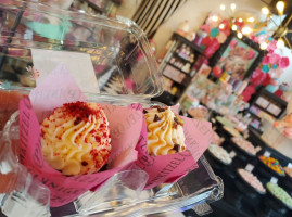 Pinkitzel Cupcakes and Candy food