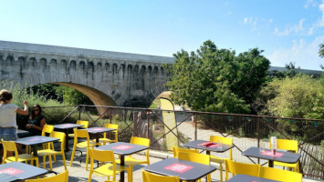 Café Vélo outside