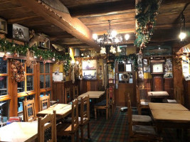 Oak Tree Inn inside