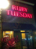 Ruby Tuesday outside