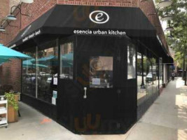 Esencia Urban Kitchen outside