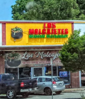 Los Molcajetes Mexican outside