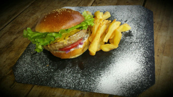 Les Folies Burgers food