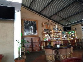 Restaurante Bar El Zauz Ambiente Familiar inside