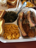 Mcmillon's -b-que food