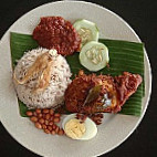 Nasi Lemak Kukus Rassnorm Tiga inside