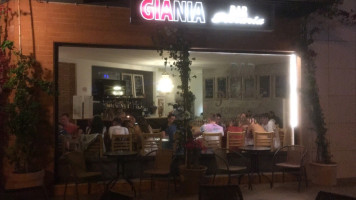 Giania food