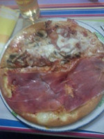 Pizzeria Nika food