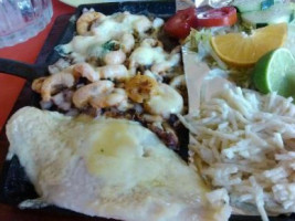 Mariscos Villa Rica food