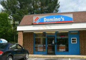 Domino's Pizza outside