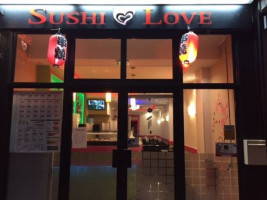 Sushi Love food