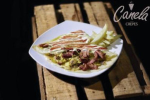 Canela Crepes food