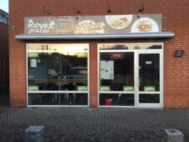 Royal Pizza Grill food
