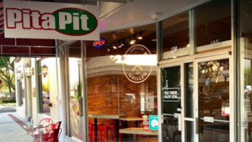 Pita Pit inside