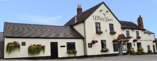 Whitehart Inn outside