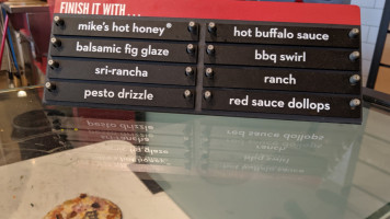 Mod Pizza food