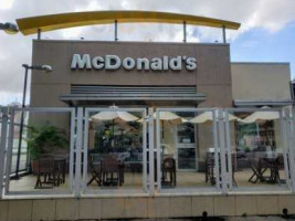 Mc Donald's outside