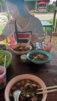 ก๋วยเตี๋ยวไก่มะระสด food