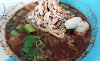 ก๋วยเตี๋ยวเรือขุนทอง food