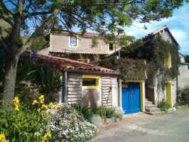 Auberge De La Cascade inside