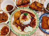 Uncle Yang Nasi Lemak (kedai Kopi Anggun) food