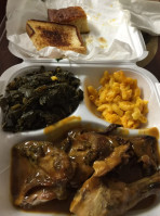 Mcmillon's -b-que food