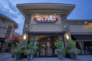 Secreto Southern Kitchen outside