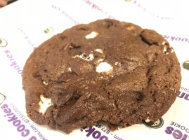 Insomnia Cookies food