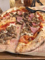 Mod Pizza food