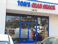 Tom's Crab Shack outside