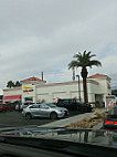 In-n-out Burger outside