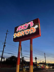 Amy's Donuts outside