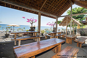 Warung Lebah Sea View